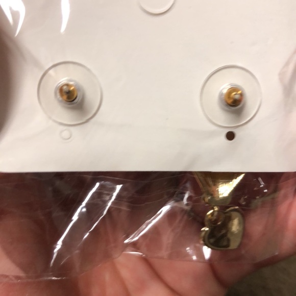 🎈NWT Hot Air Balloon & Heart Mismatched Earrings - Picture 5 of 6